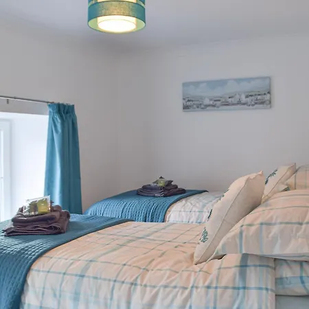 Holiday home Can-y-mor - Uk13379 *