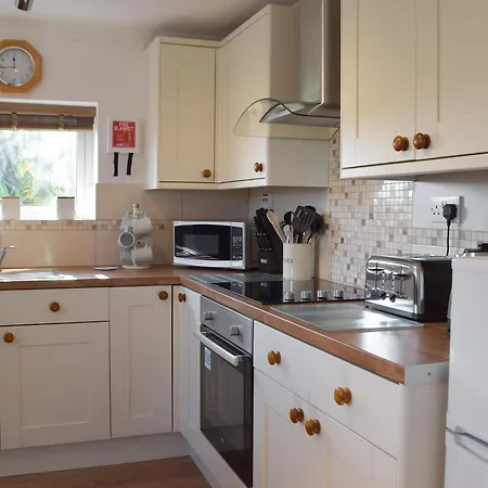 Holiday home Can-y-mor - Uk13379 *